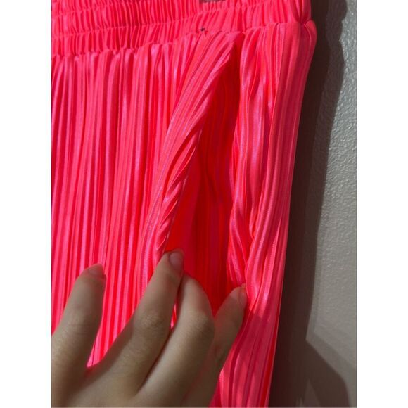 NWOT Dressed in LALA ORIGINAL Long Sleeve Electric Pink Plissé Set Women's Small - Picture 13 of 13